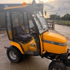 MF Tractor 2927 27bhp  / 4x4 / front & rear pto