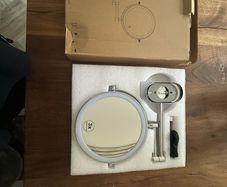 magnifying mirror
