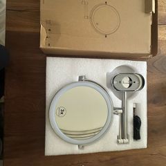 magnifying mirror