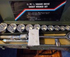 15 piece square drive socket wrench kit