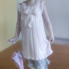 VINTAGE Lladro Nao Porcelain Figurine Spring Showers #1126, Spain