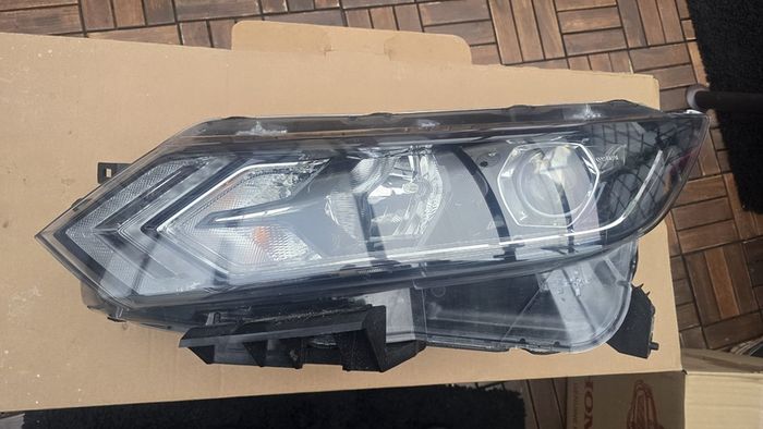 nissan qashqai head light 2018 left side