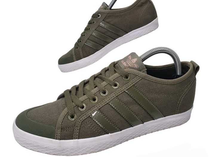 Women Canvas Trainers sneakers Adidas Honey Low Light Olive Green/White size UK 4
