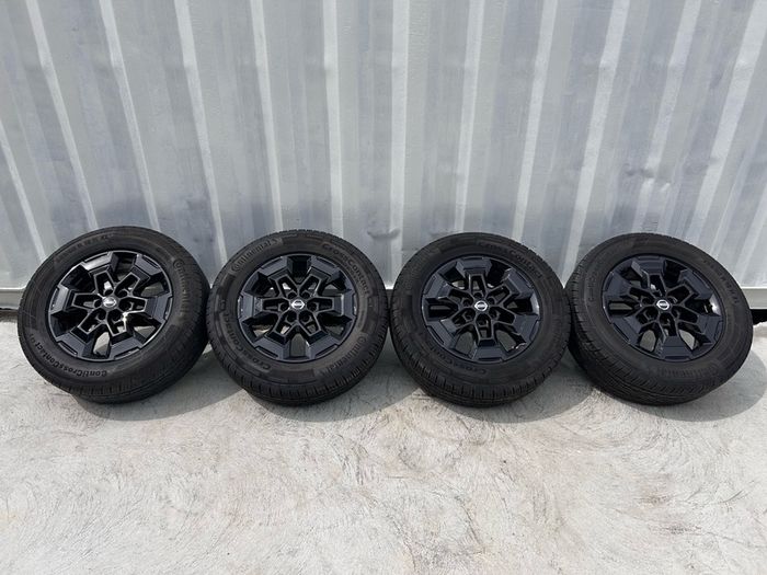 Genuine Nissan Navara 18" Alloy Wheels - Like New