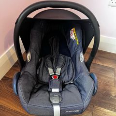 Maxicosi Cabriofix and Easyfix Isofix base