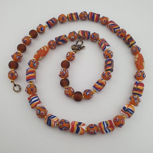 Vintage Venetian Style Skunk Eyes & Feather Desgin Glass Beads Necklace