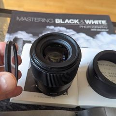 Sigma 30mm f1.4 DC DN Contemporary Lens Fujifilm X-Mount Excellent Condition