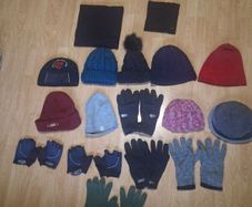 Caps