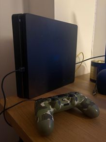 PS4 slim 1TB