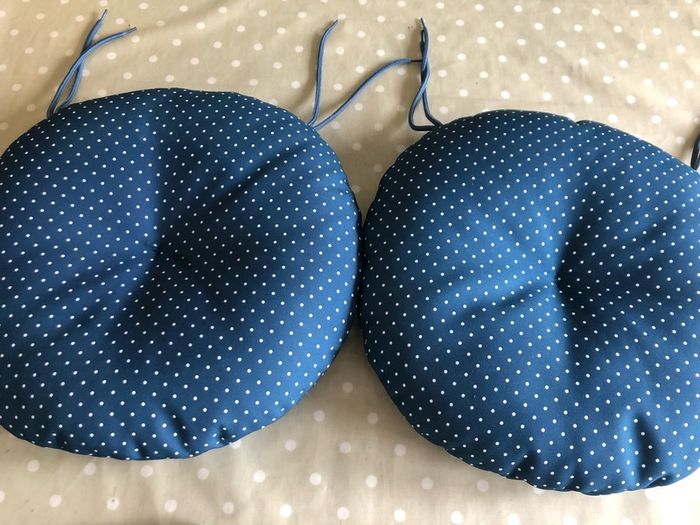 Polka Dot Round Cushions With Ties x2
