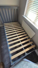 3ft bed frame & matching chest of drawers