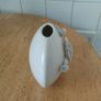 Unknown Vase in excellent condition with beautiful white roses Image 4