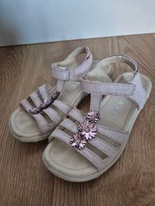 Ricosta sandals size 34