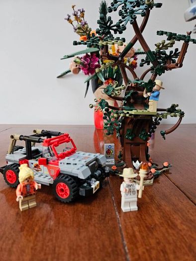 3 x Jurassic Park Retired Lego Sets