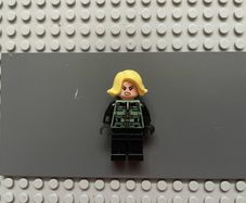 lego Super heroes sh0494 Black Widow minifigure - Black Jumpsuit, Bright Light Yellow Short Hair, Printed Legs