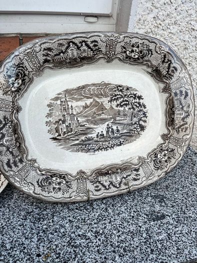 Old plates dishs