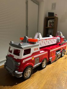 PAW Patrol Ultimate Rescue Fire Truck with Extendable 2 ft. Tall Ladder