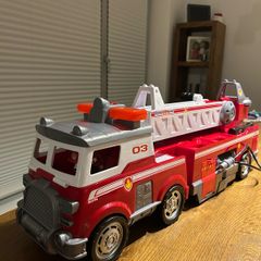 PAW Patrol Ultimate Rescue Fire Truck with Extendable 2 ft. Tall Ladder