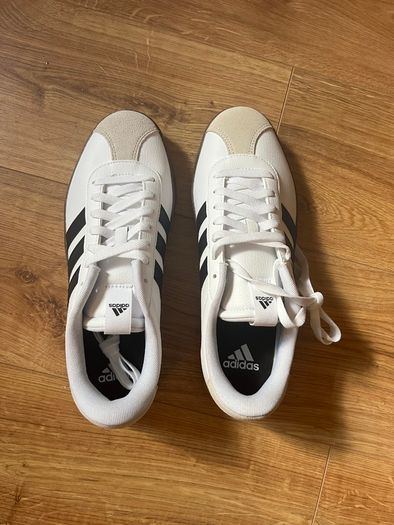 Adidas VL Court 3.0 in White & Black