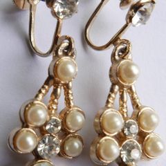 Vintage Earrings feature gold-tone screwback closures adorned with faux pearls and rhinestones