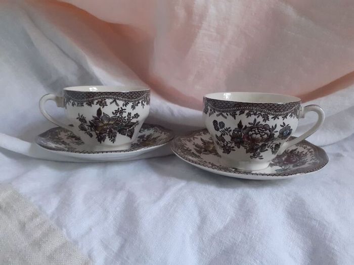 Wedgewood Oriental Pheasant Cups & Saucers.