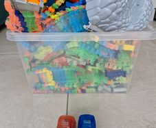 Large set of racing car tracks and 2 cars