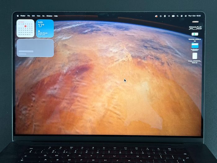 MacBook Pro M4 48GB 512GB SSD 16 inch 3 Months Warranty - new condition