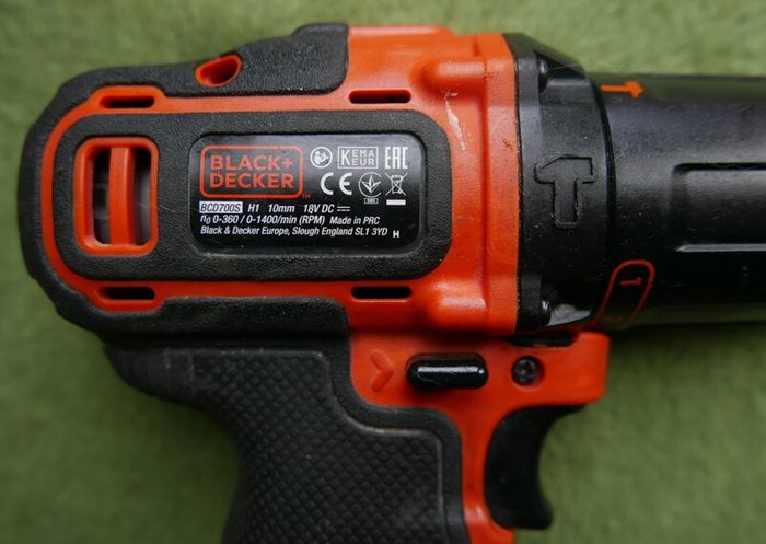 Black and Decker 18V Lithium-ion 2 Gear Hammer Drill  Charger, new Battery