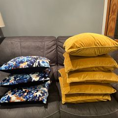 8 cushions