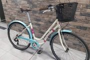 ladies city bike( can deliver)