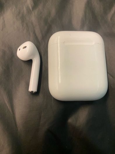 Apple airpods charge case original