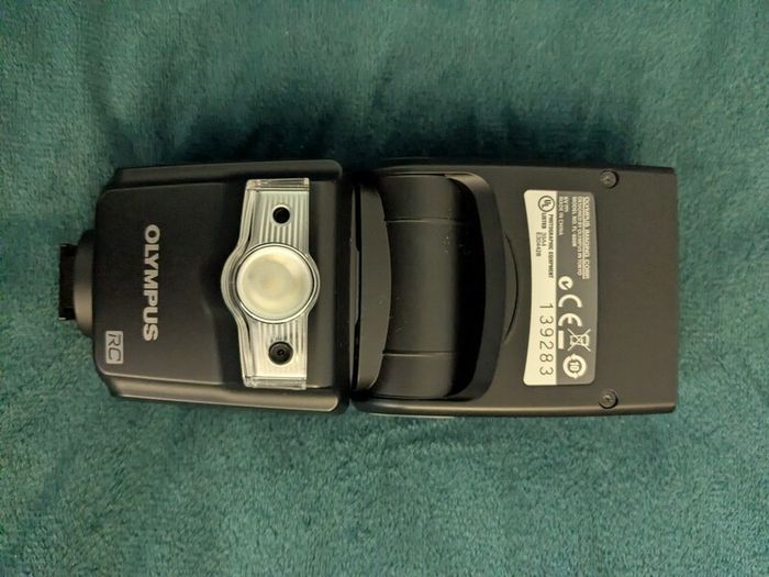 Olympus FL-600R Electronic Flash for Olympus / Panasonic Micro Four Thirds
