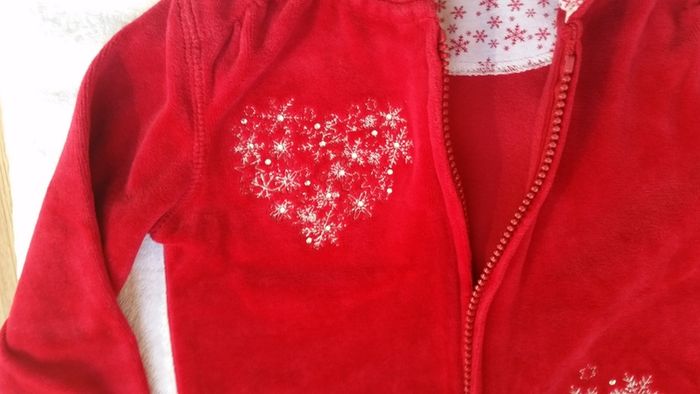 Size: 18 Months - 2 Years - An Adorable Hooded Track Suit Top & Pants - Read Carefully - E