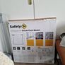 Safety 1st stair gate Image 2
