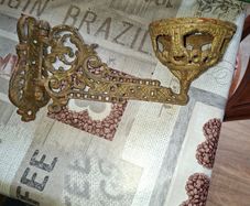 Antique Cast-Iron Wall Mounted Oil Lamp Holder with Swing Arm, Postage Available or Collection is always welcome and Recommended in Rochfortbridge Westmeath