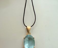 18k gold aquamarine pendant