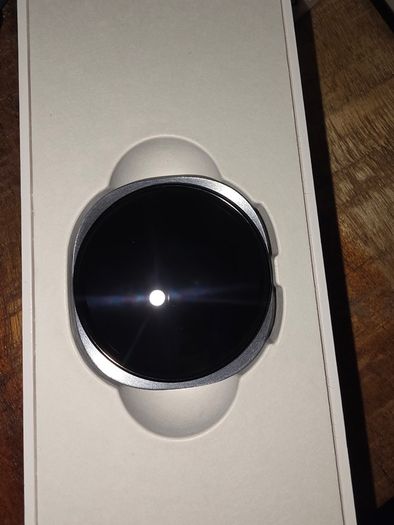 Galaxy Watch8 LTE 44mm with eSIM / 4G support. Only 5 months old, receipt and warranty included.