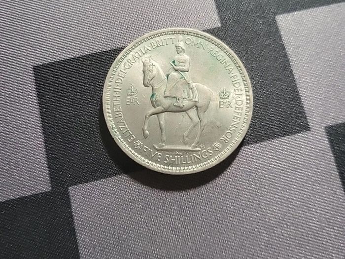 GB Queen's Coronation 1953 Five Shilling Crown Coin In Perspex Capsule