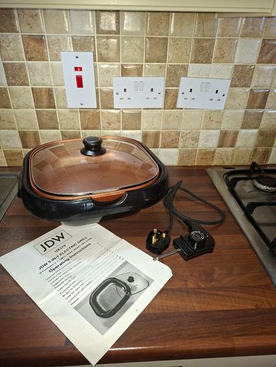 JD Williams 5-in-1electric grill/skillet, 4L, like NEW