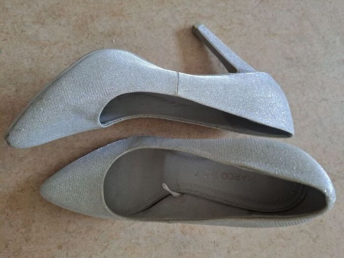 Marco Tozzi silver shoes with matching bag from Primark