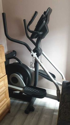 Cross trainer