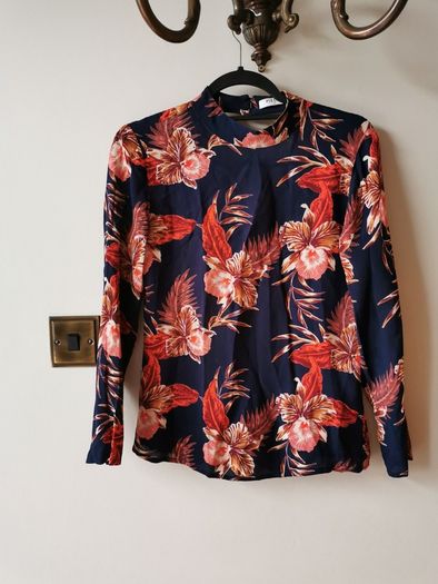 Navy top