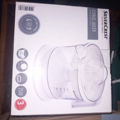 Electric citrus juicer
