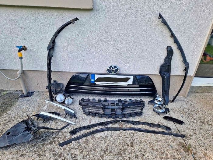 Toyota grill and other parts