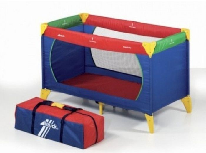 Travel cot