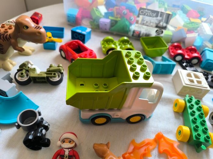 Lego Duplo Bundle (Many Minifigures)