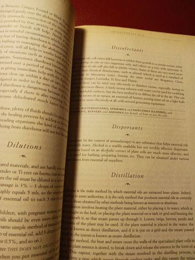 Aromatherapy an A- Z / Patricia Davis / 1998