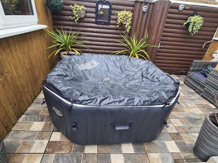 Intex Inflatable Hot Tub  Jacuzzi  Perfect Condition