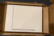 MacBook Air 15-inch M4 CHIP 2025 16/256GB (IRISH STOCK )10-Core CPU/10-Core GPU Brand New Sealed 1 year Apple Warranty RECEIPT.