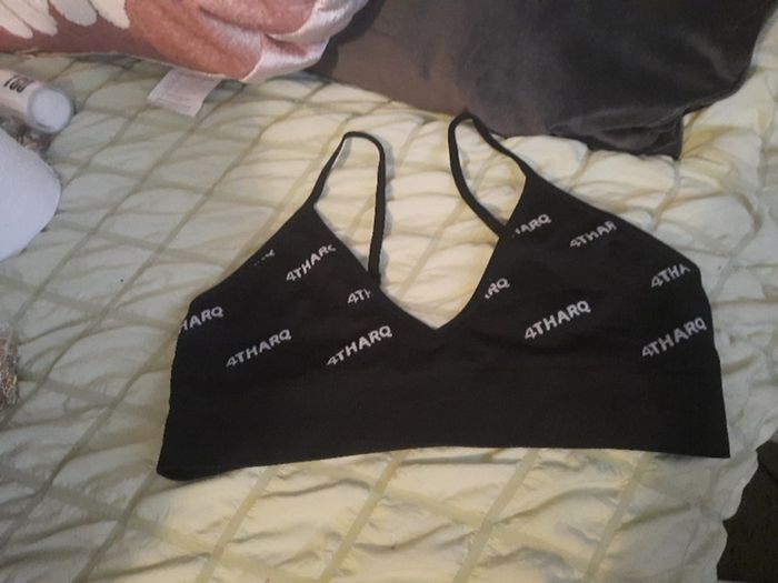 black 4th arq sports bra